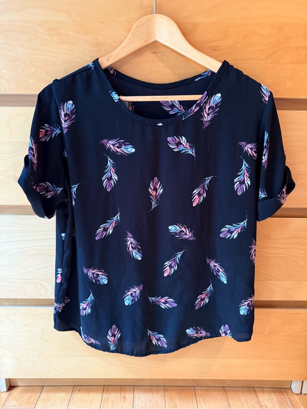 Navy Feather Print Short Sleeve Blouse L